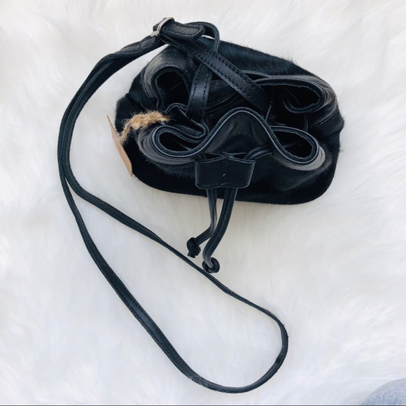 brandy melville • mini black bucket bag fur - Picture 8 of 8